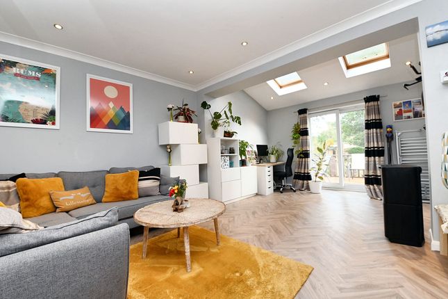 4 Lambton Road, Manchester photo 3
