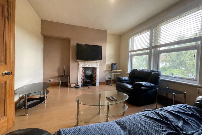 Top Flat, 87, Tonbridge Road, Kent photo 2