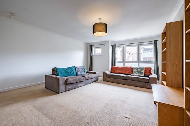 21 Whitehill Court, Dennistoun, Glasgow photo 3