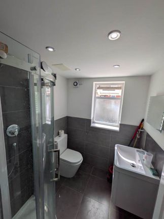 Westbury Terrace, London photo 3