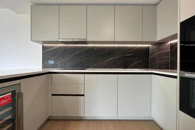 Flat 69, Holland House, Parr's Way, London photo 3
