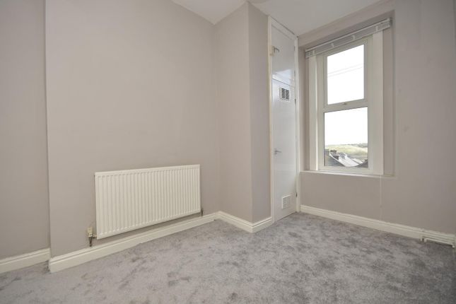 Flat to rent in South Road, Walkley, Sheffield