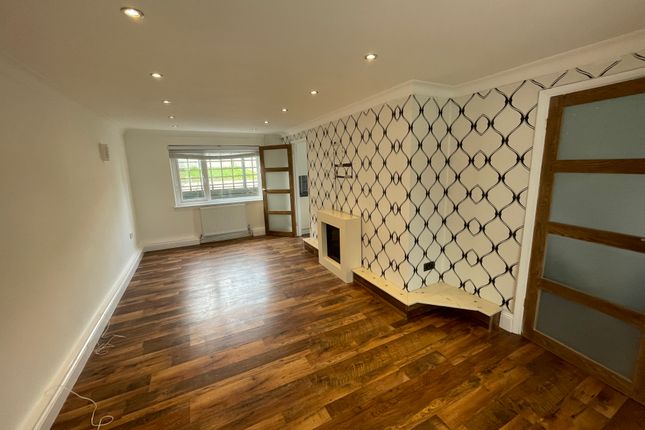 21 Bwlch Crescent, Neath photo 2