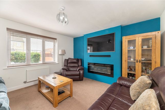 33, Seven Hill Way, Leeds photo 2