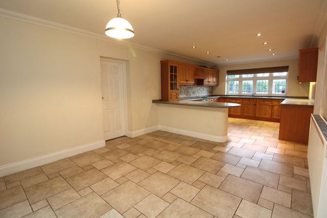 24, Burntwood Avenue, Hornchurch photo 5