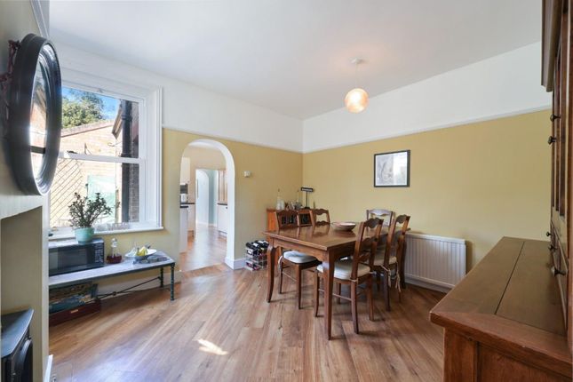 36 West Hill, Epsom photo 4