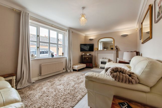 16, Saddlers Close, Sleaford photo 5