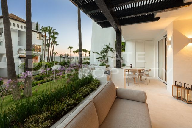 Thumbnail Apartment for sale in Marina De Puente Romano, Marbella Golden Mile, Marbella