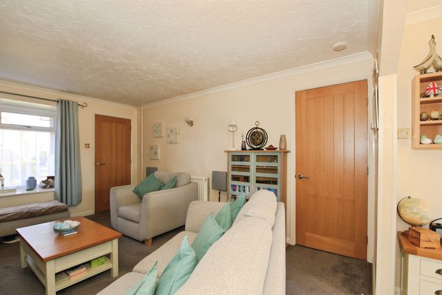 23, Godwit Close, Peterborough photo 4