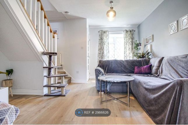 Basil Close, Swindon photo 2