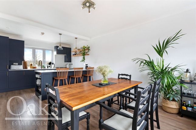 Thumbnail Flat for sale in Windermere Road, London