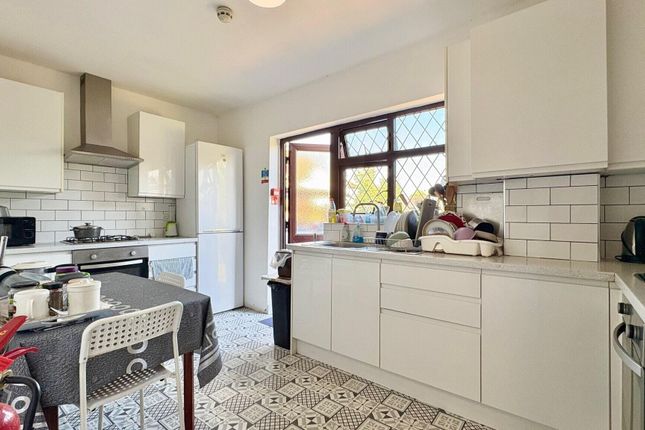 Garratt Road, Edgware photo 5