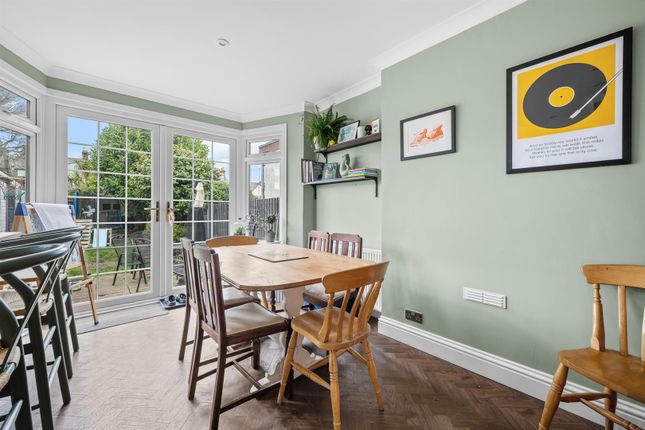 54, Bushmoor Crescent, London photo 4
