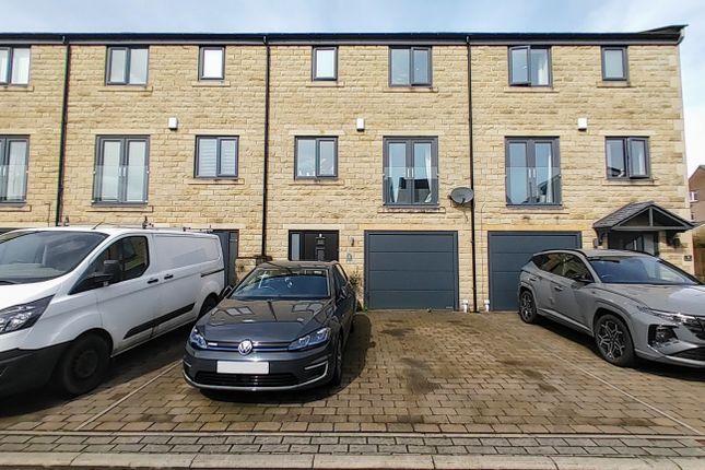 Town house for sale in Shibden Heights View, Queensbury, Bradford