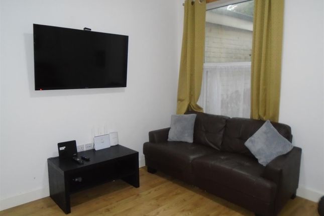 Shared accommodation to rent in Minton Street, Hull