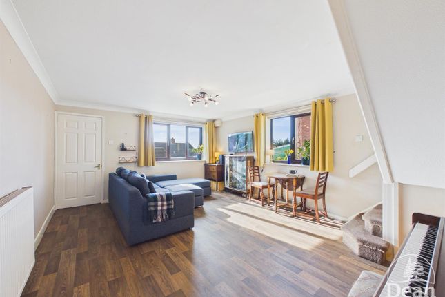 6, Court Road, Lydney photo 2