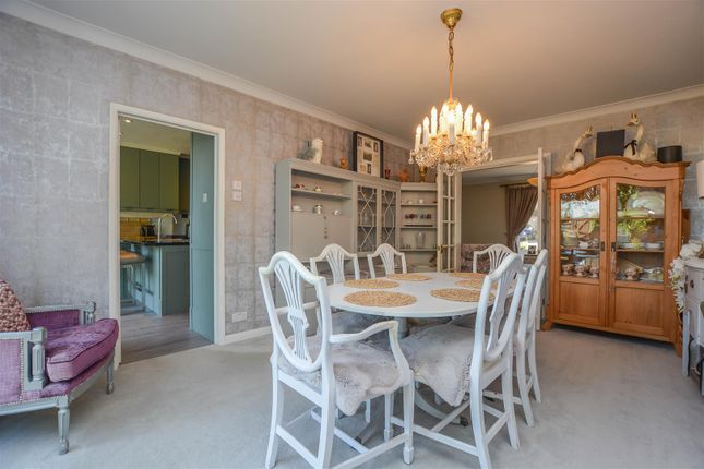 31, Clifton Way, Brentwood photo 4