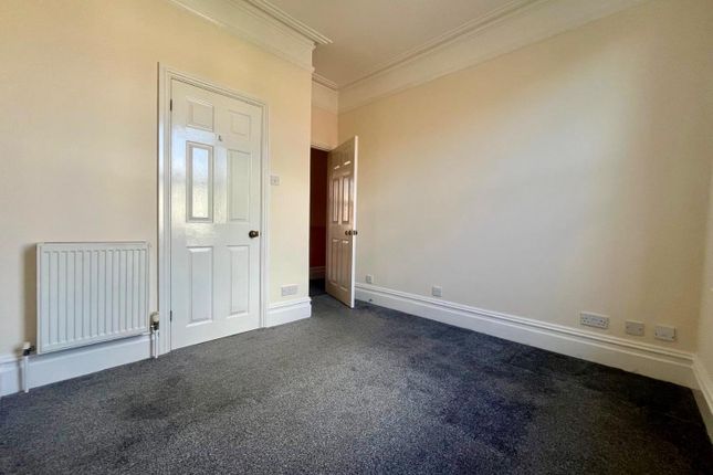 Flat 3, 27, Kirtleton Avenue, Weymouth photo 3