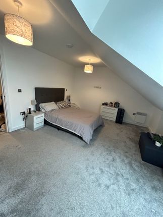 Flat to rent in Walkers Robinson Way, Chester