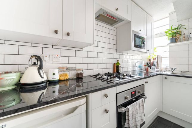 Studio studio on Orsett Terrace, Queensway, £225,000