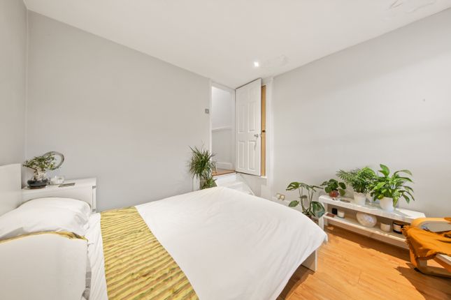 Maisonette for sale in Anson Road, London