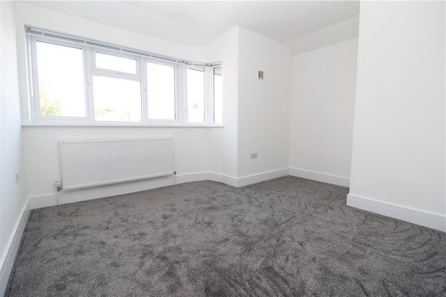33, Longford Avenue, Feltham photo 4