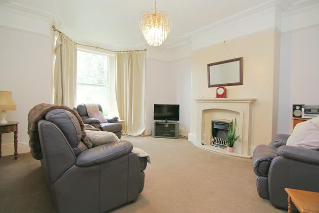23, Cemetery Road, Pudsey photo 3