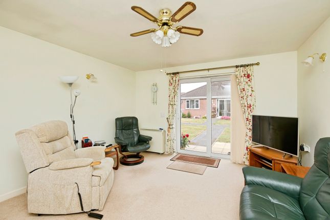 2-bed bungalow on 3, Cooke Close, Nottingham, £170,000