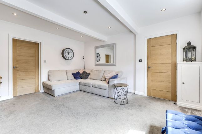 8, Micklefield Lane, Leeds photo 4