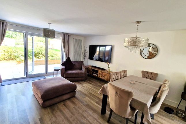 44, Fieldfare Crescent, Exmouth photo 3