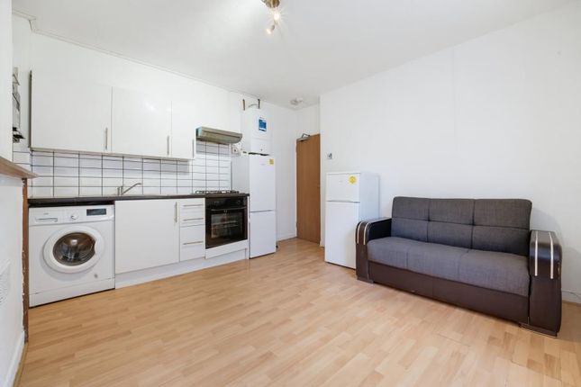 Mackenzie Close, Shepherds Bush photo 3