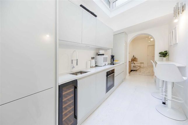 Flat 2, 4, Queen's Gate Terrace, London photo 3