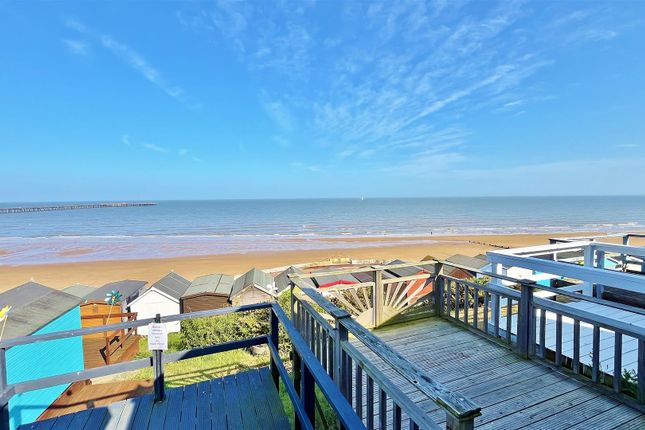 D71, Southcliff, Walton-on-the-Naze photo 5