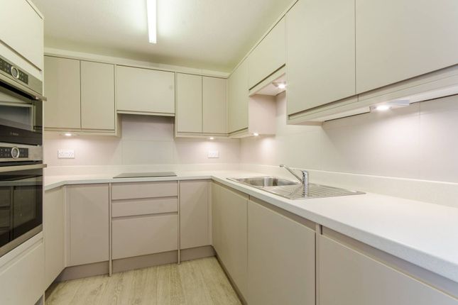 Thumbnail Flat to rent in Nether Street, Finchley, London