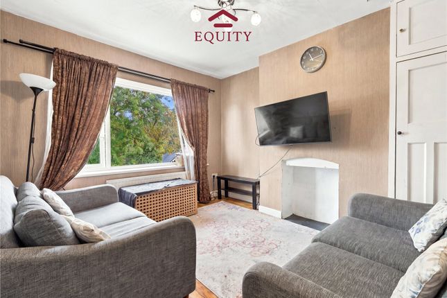 12, Camberley Avenue, Enfield photo 3