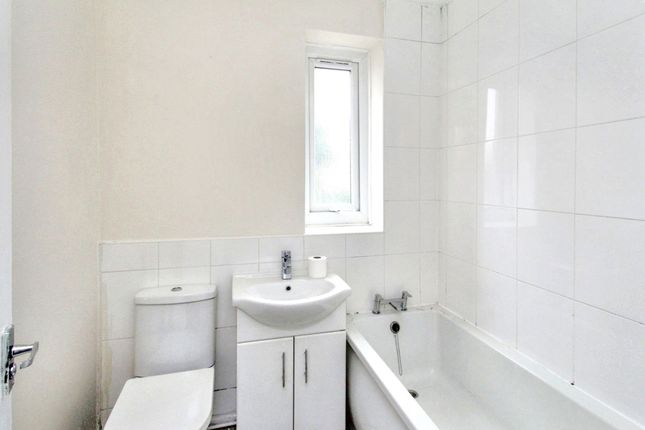 68, Haughton Crescent, Newcastle upon Tyne photo 3