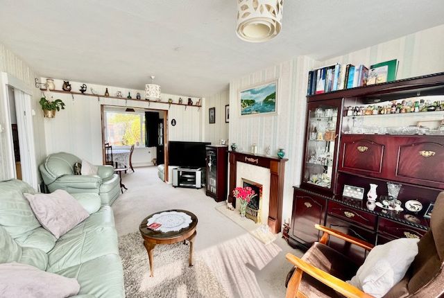 12 East Bank, Selsey photo 4