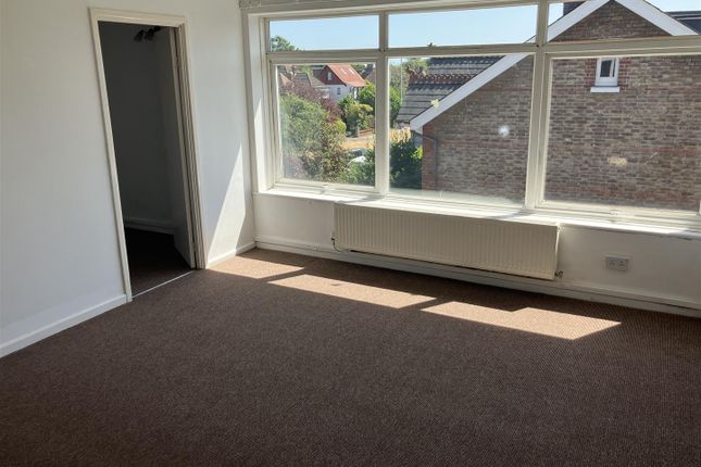 8, Becket Court, Worthing photo 3