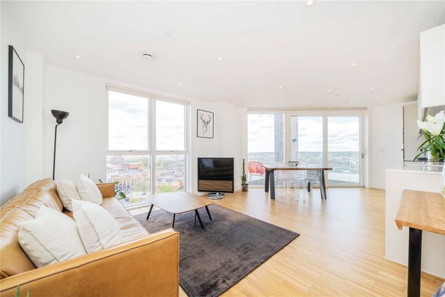 Thumbnail Flat for sale in Brixton Hill, London