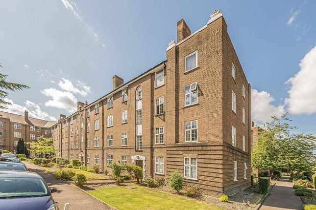 Flat for sale in Birkenhead Avenue, Kingston Upon Thames