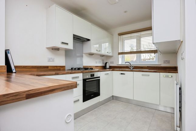 16, Farrier Lane, Surrey photo 2