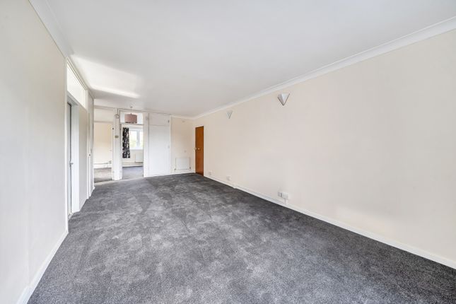 4 Amberdene,, Uxbridge Road, Stanmore photo 4