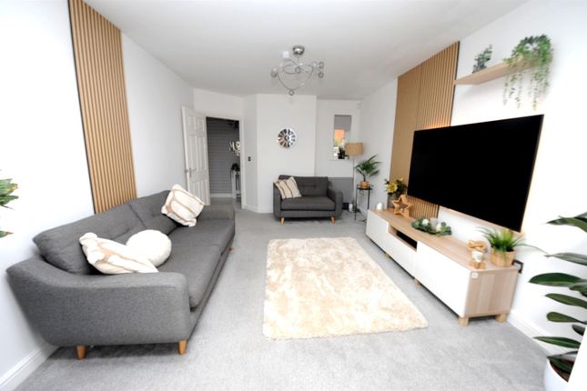 25, Cameron Grove, Bradford photo 5