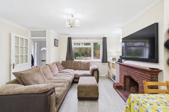 123, Grove Lane, Coulsdon photo 2