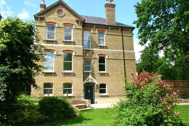 Thumbnail Flat for sale in The Crescent, Barnet