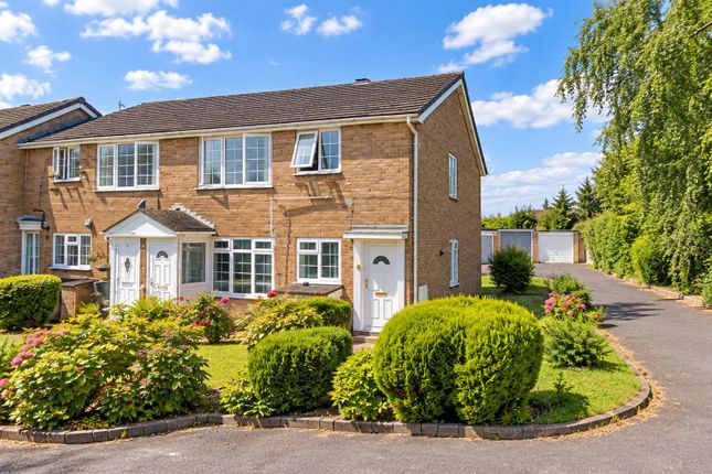 2-bed flat on Tudor Close, Pontefract, £130,000
