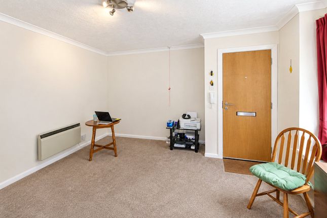 Flat 30, St. Peters Court,, Hylton Road, Petersfield photo 4