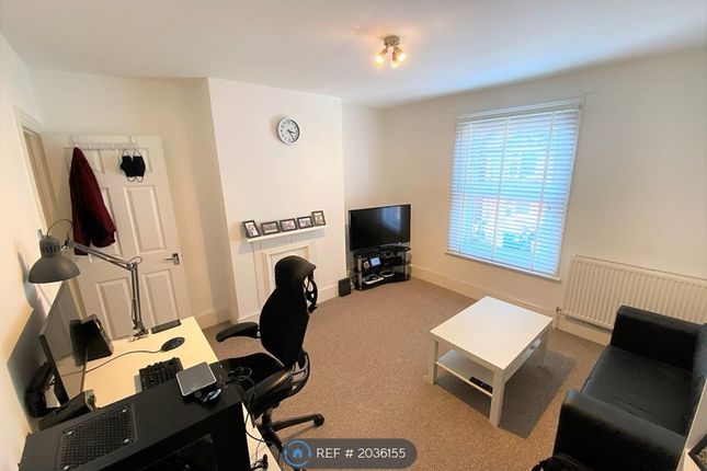 Flat to rent in Rupert Road, Guildford