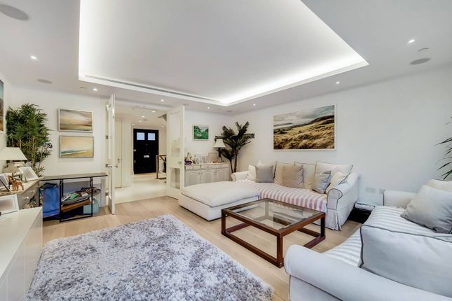 Thumbnail Terraced house for sale in Rainsborough Square, Fulham, London