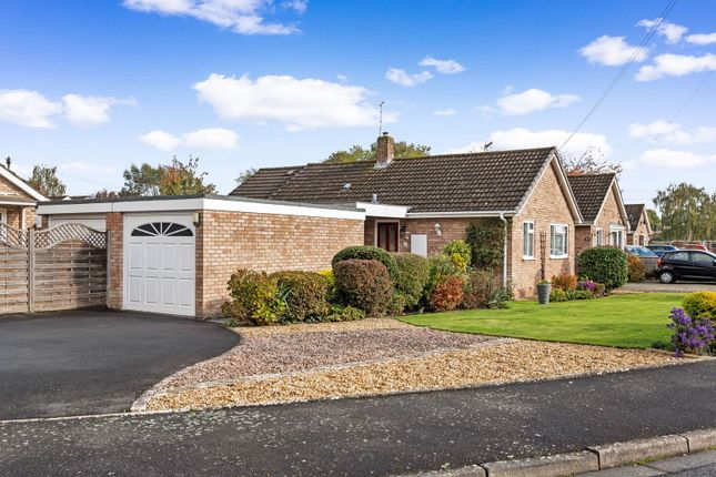 2-bed bungalow on Vancouver Close, Worcester, £335,000